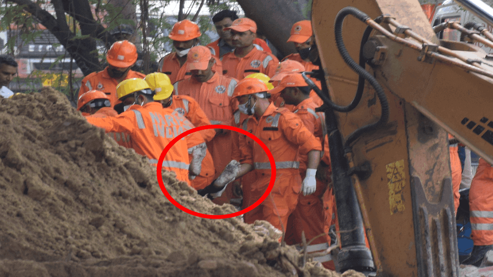 Police registers case in connection with death of youth after falling into Jal Board borewell
