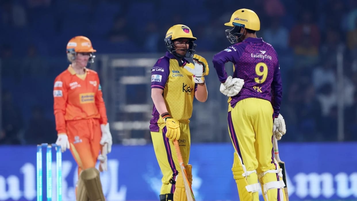 GG vs UPW WPL Live Score: Gujarat vs UP Today Women IPL Match Scorecard News in Hindi