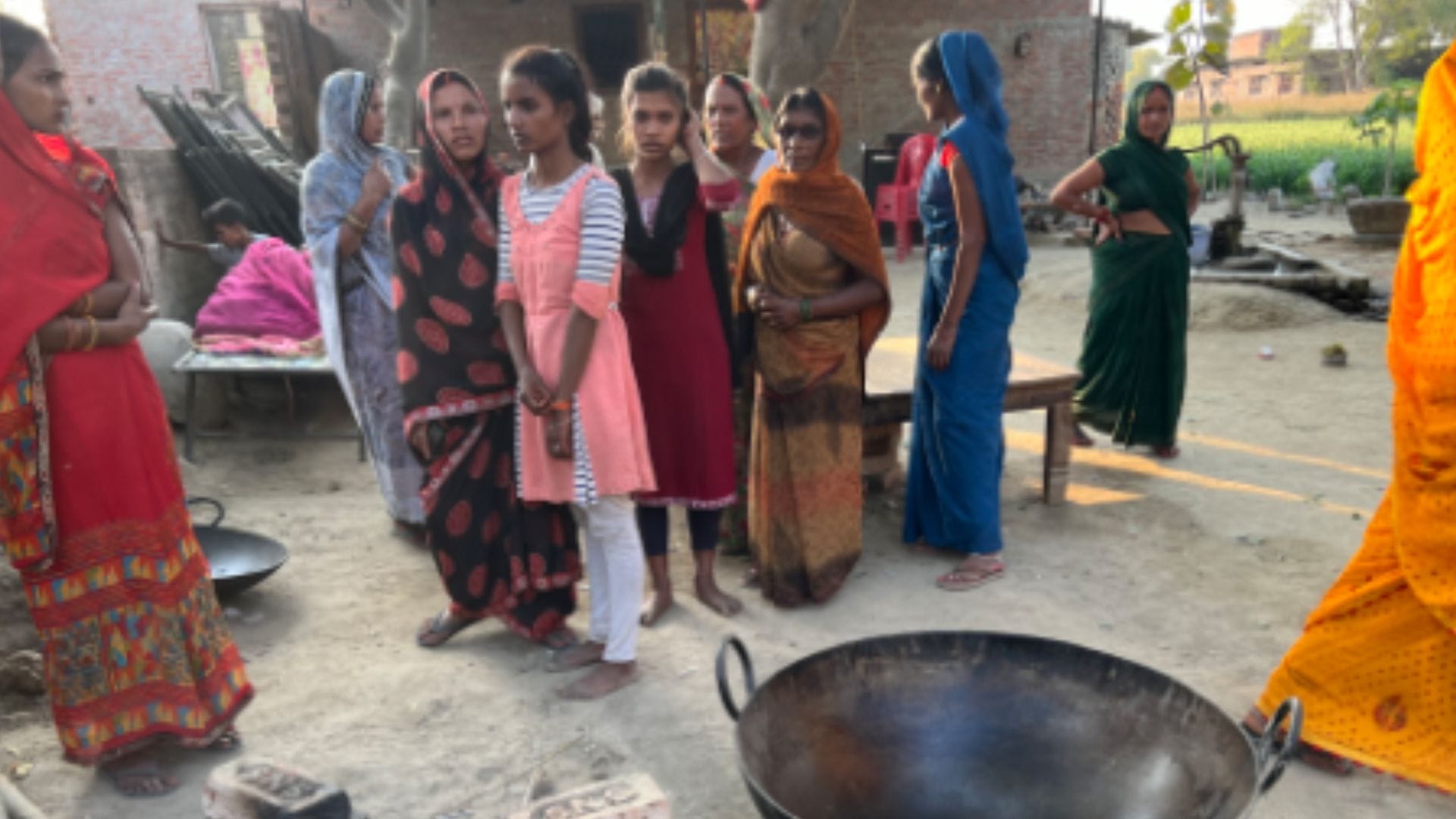 Ghazipur bus fire accident crying in wedding family instead of Shehnai