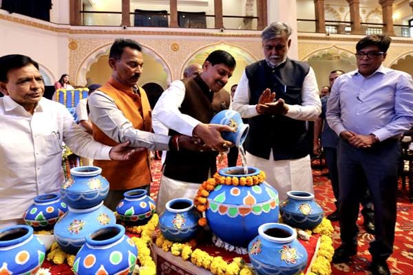 MP: Ken-Betwa, Parvati-Kalisindh-Chambal Jal Kalash Yatra inaugurated, CM said – all organs of governance shou
