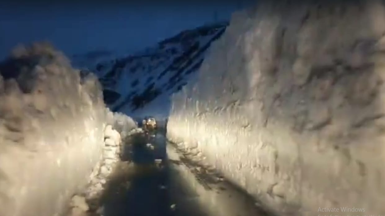 Lahaul valley connected to Manali by road after 11 days  Opened single lane