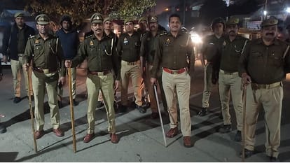 UP: Moradabad division police alert after CAA implementation, officers giving information to people