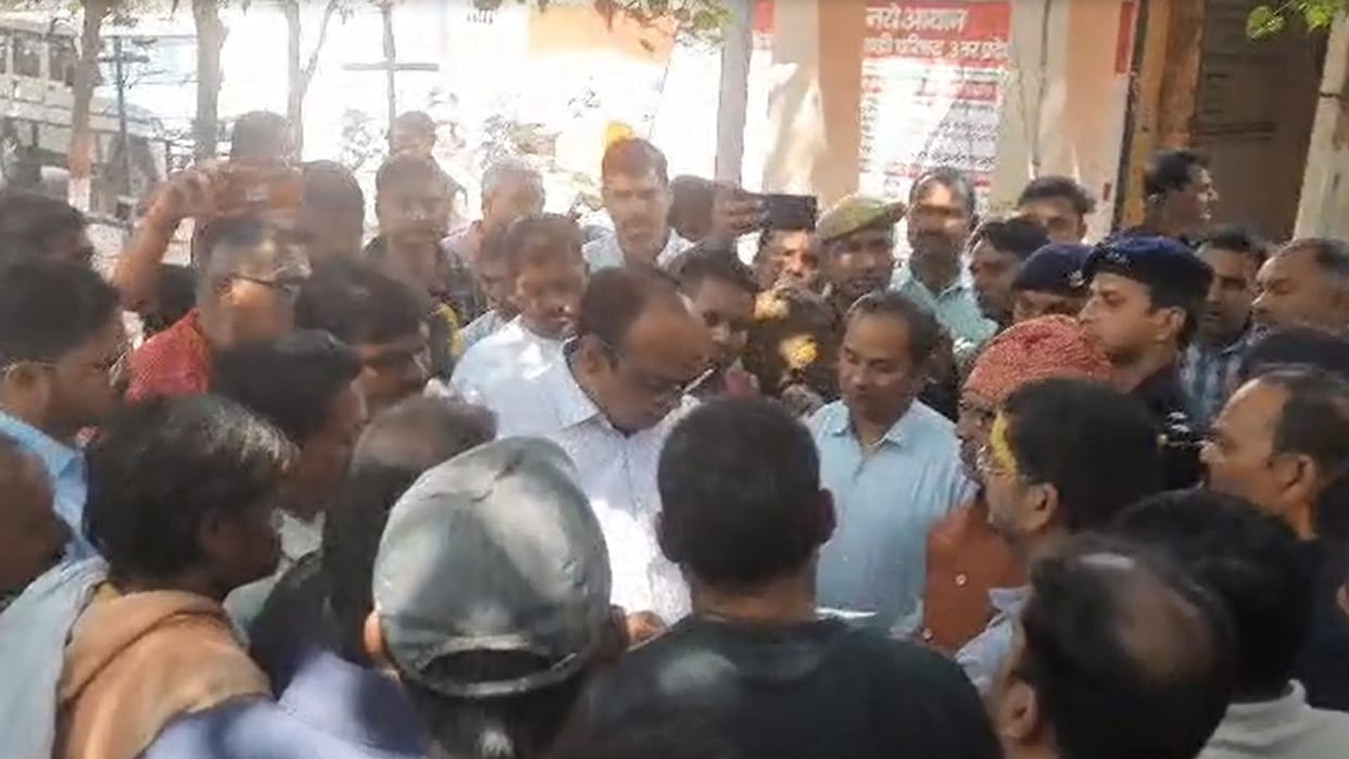 Businessman excuse lalpur pandeypur police of harassment in varanasi
