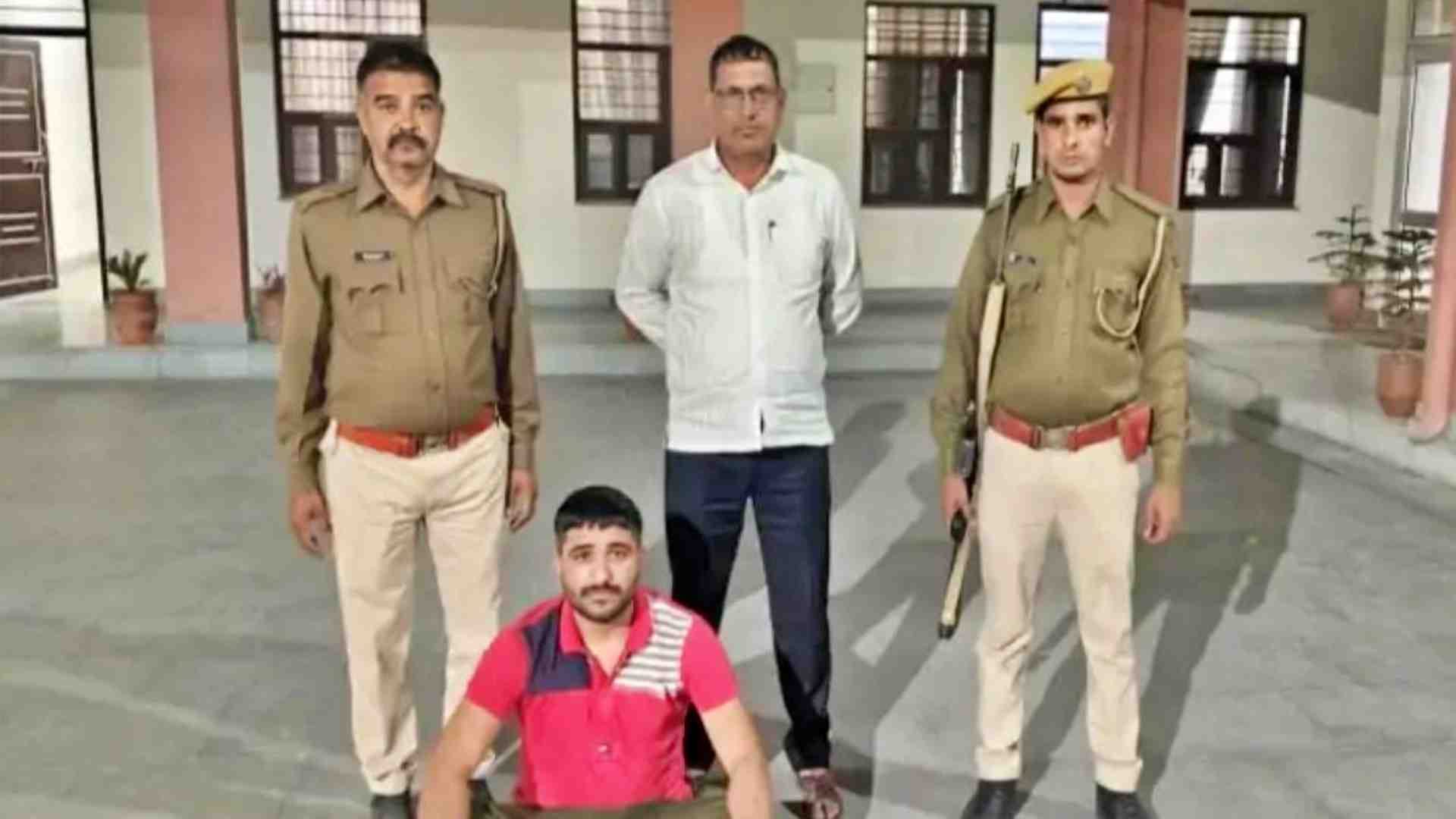 पुलिस की गिरफ्त में आरोपी।