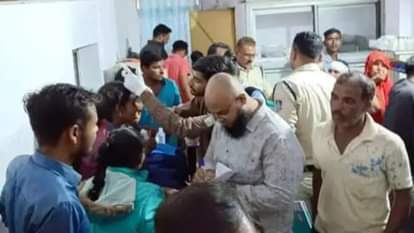 परीक्षा देकर घर लोट रहे बच्चों से भरा लोडिंग वाहन पलटा