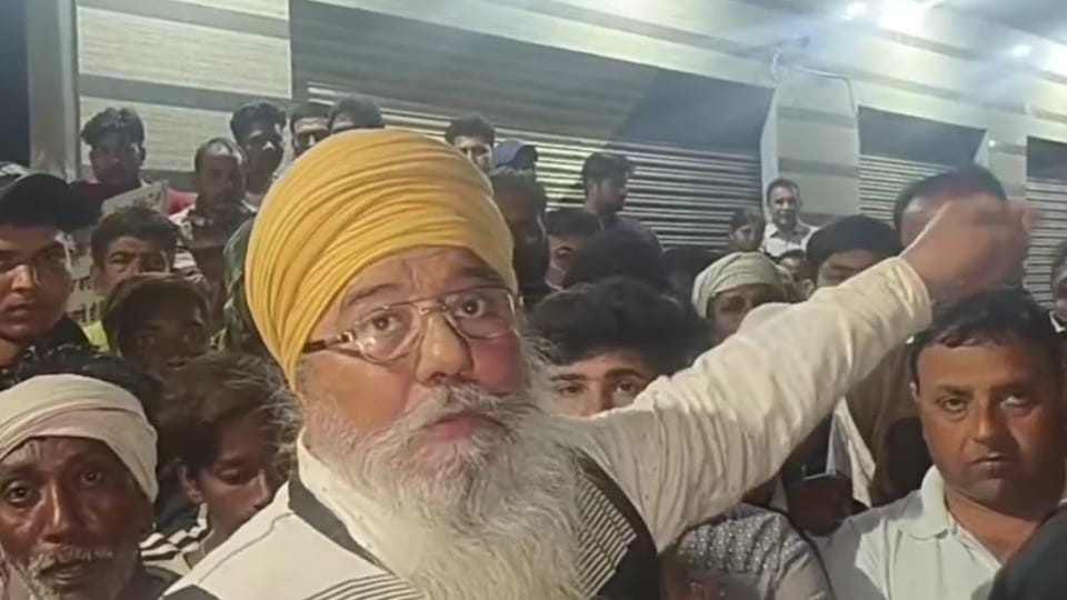 Lawyer came to return moldy biscuits shot by shopkeeper in Firozpur