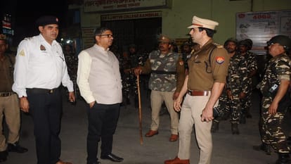 UP: Moradabad division police alert after CAA implementation, officers giving information to people