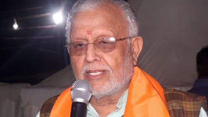 Amar ujala gaon mahotsav UP Finance Minister Suresh Khanna addressed the farmers