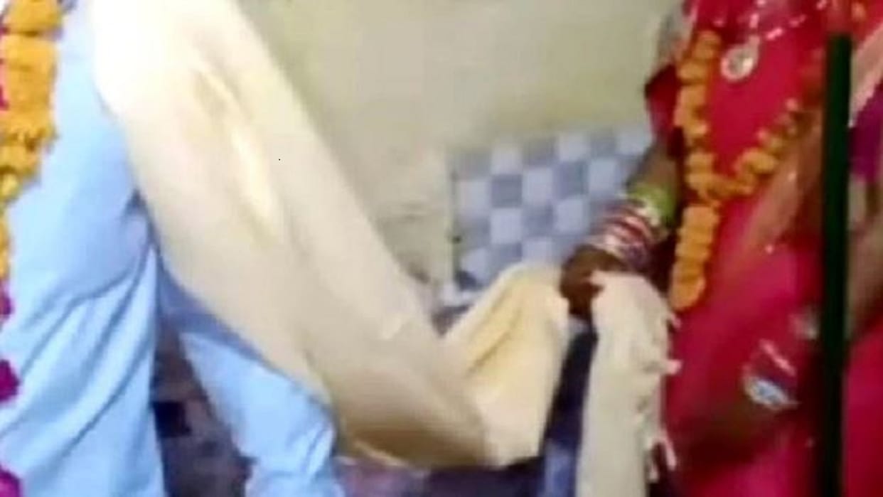girl reached the police station and got married with her lover in temple