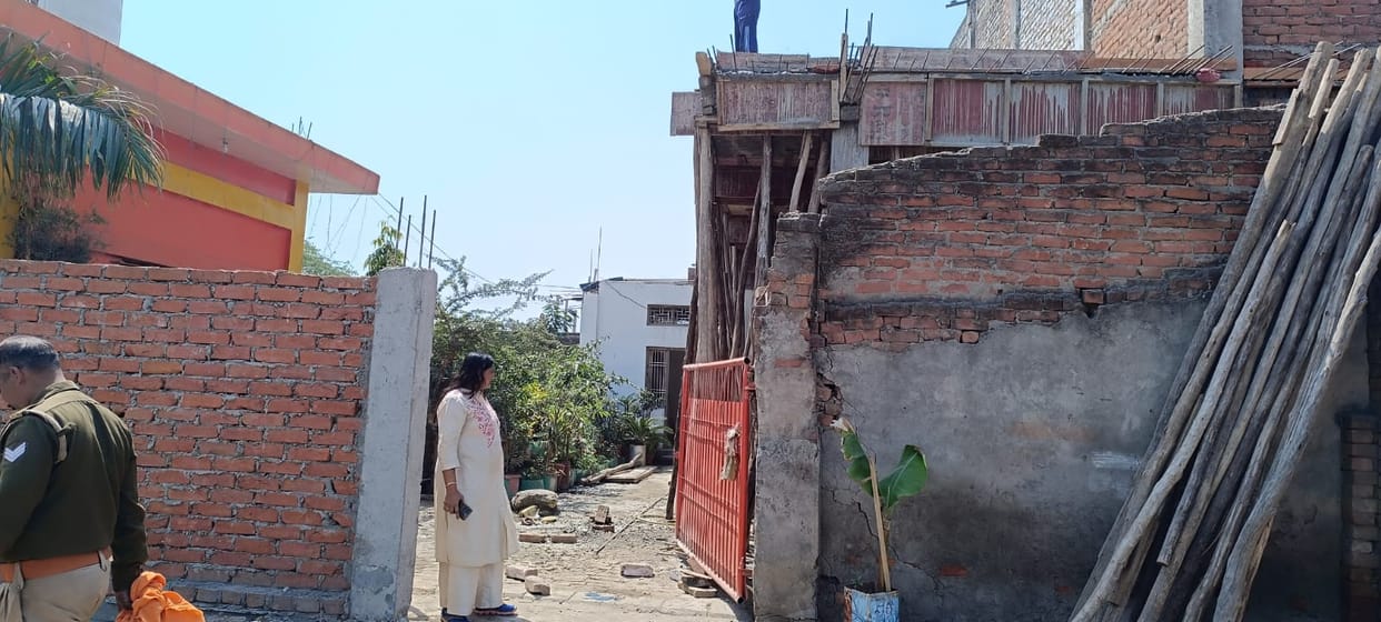 young man fire by pouring petrol over land dispute by miscreants in chandauli