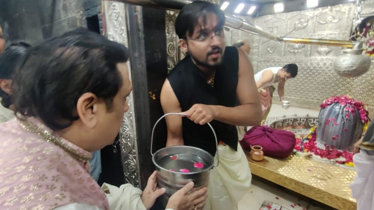 Ujjain Mahakal: Actor Govinda visited Baba Mahakal, whispered his wishes in Nandi's ears