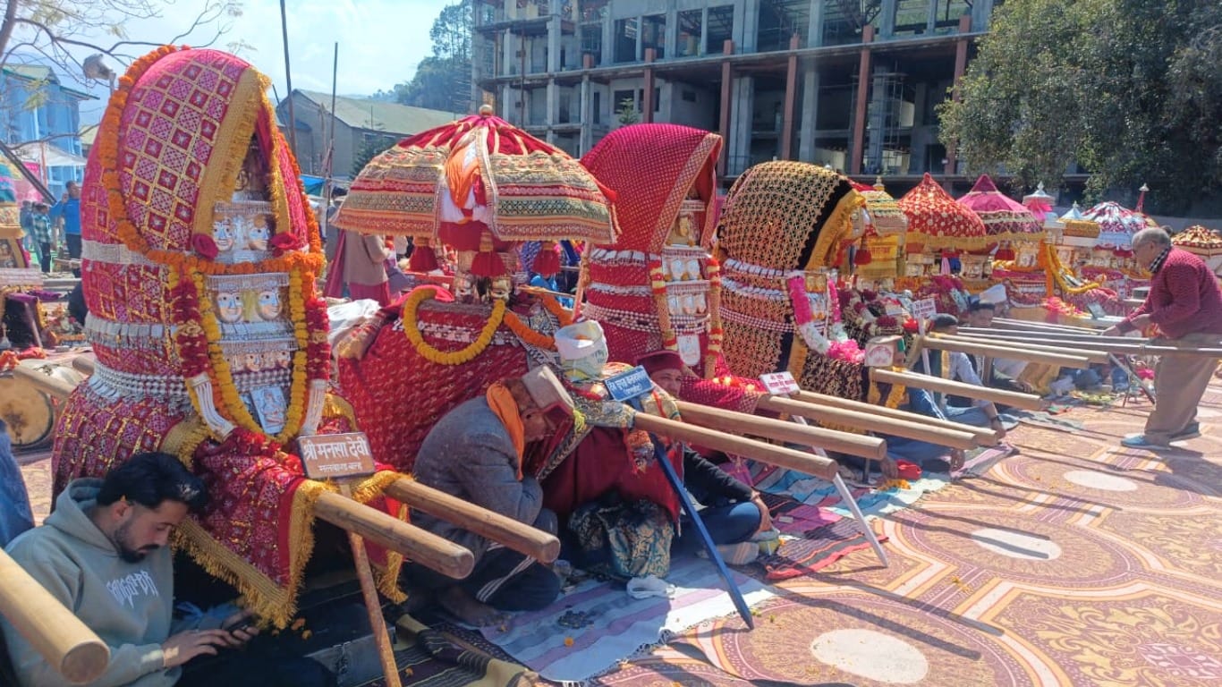 Mandi Mahashivratri Festival: Dev Lok descended in Paddal, hundreds of Gods and Goddesses were seen at one pla