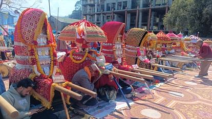 मंडी महाशिवरात्रि महोत्सव: पड्डल में उतरा देव लोक, एक ही जगह हो रहे देवी-देवताओं के दर्शन, देखें भव्य तस्वीरें Mandi Mahashivratri Festival: Dev Lok descended in Paddal, hundreds of Gods and Goddesses were seen at one pla