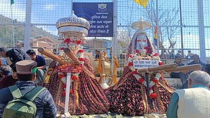 मंडी महाशिवरात्रि महोत्सव: पड्डल में उतरा देव लोक, एक ही जगह हो रहे देवी-देवताओं के दर्शन, देखें भव्य तस्वीरें Mandi Mahashivratri Festival: Dev Lok descended in Paddal, hundreds of Gods and Goddesses were seen at one pla