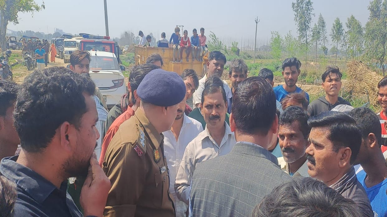 tension in village over installation of statues of Lord Buddha and Ambedkar in Shahjahanpur