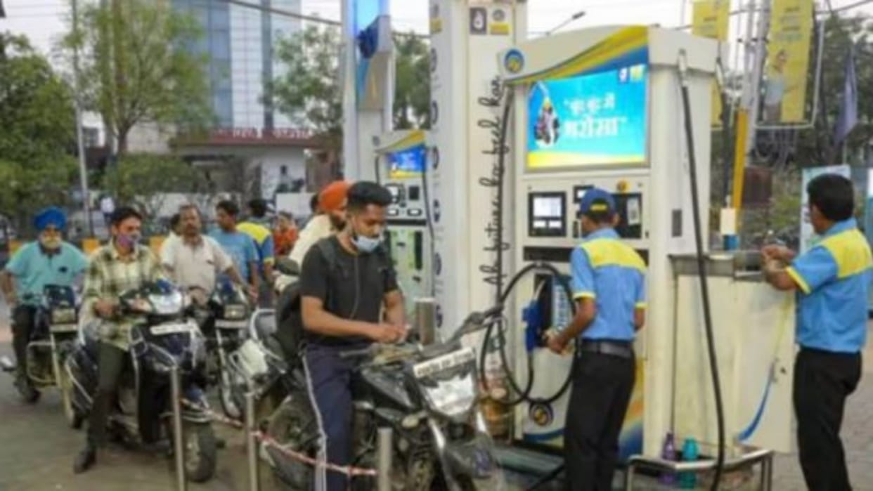 Rajasthan News: Petrol pumps opened today after a two-day symbolic strike, gave 7 days ultimatum to the govern