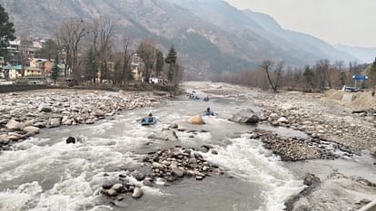 The thrill of rafting on the waves of Beas river  The activity of tourists increased