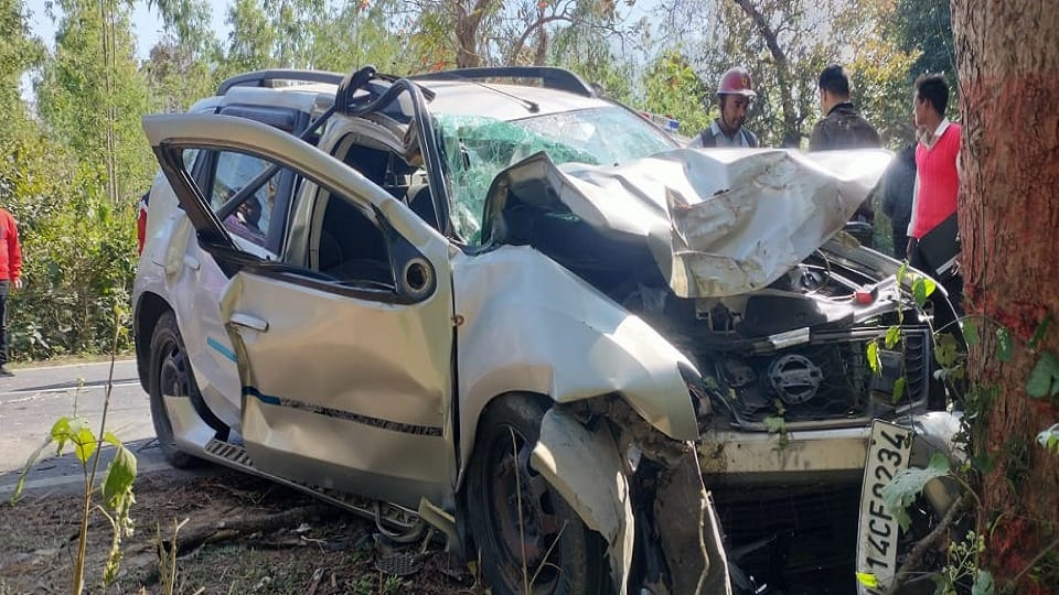 Nainital News: Two dead in road accident in Kaladhungi