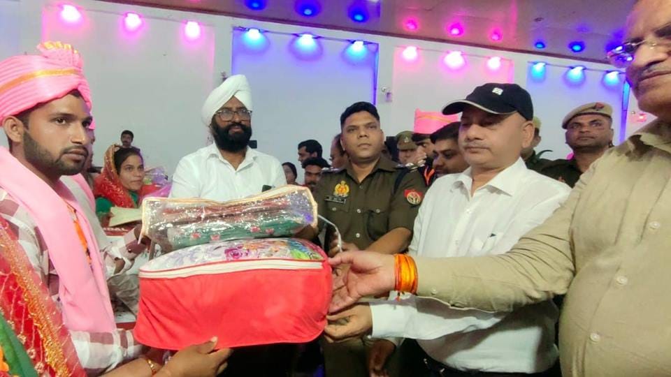 Amroha: The girl got married 25 days ago, the girl broke the relationship and came to marry her lover.