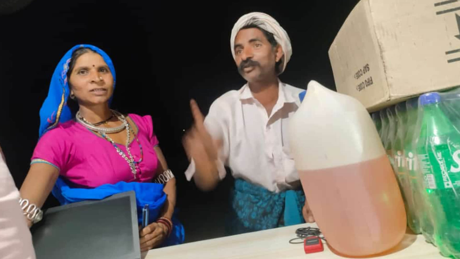 बडवानी में आदिवासी की पिटाई की।