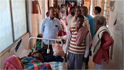 अस्पताल पहुंचे परिजन।