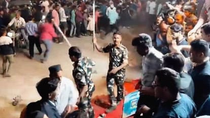 हैदराबाद में मुफ्त हलीम के लिए रेस्त्रां में अफरा-तफरी, पुलिस ने किया लाठीचार्ज (वीडियो ग्रैब)