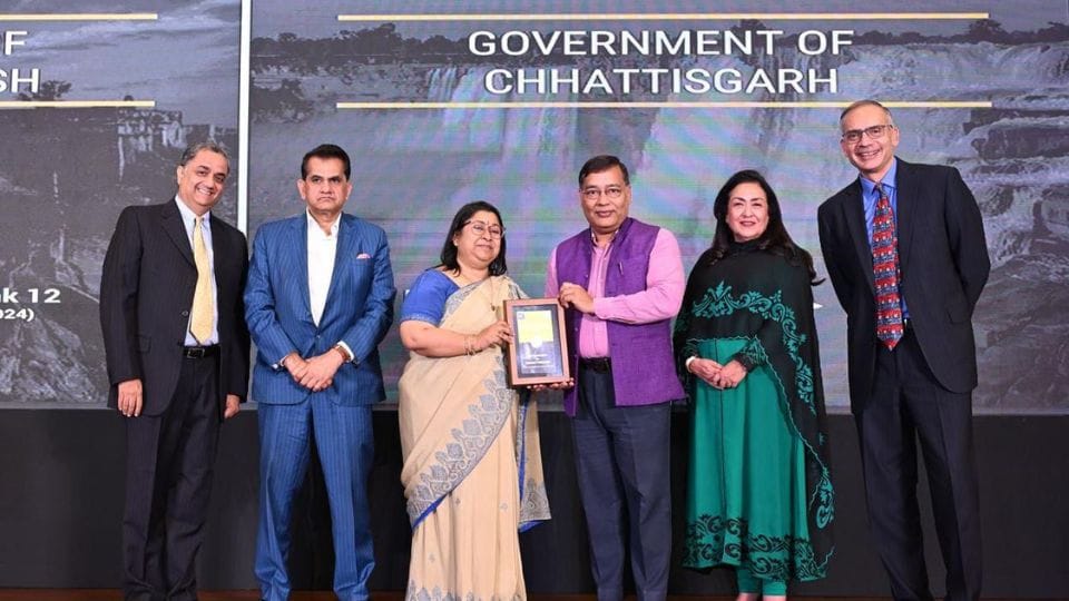 Chhattisgarh government gets award for work in field of tourism