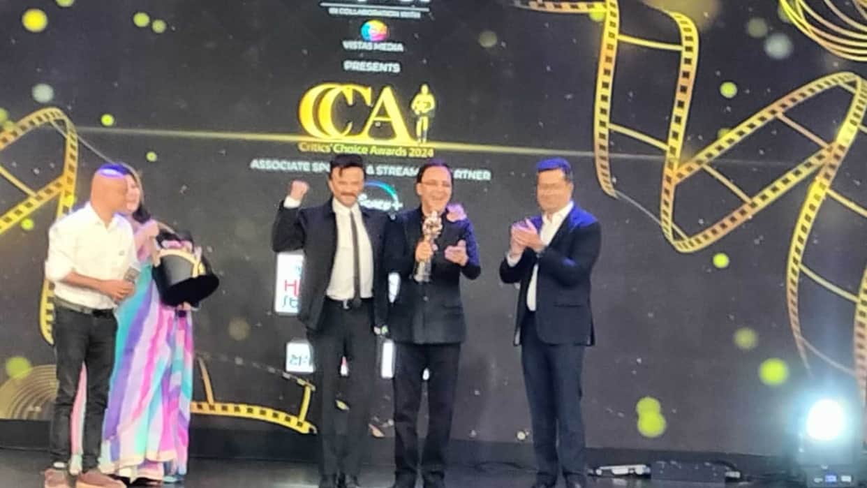 Film Critics Guild of Anupama Chopra gives Vidhu Vinod Chopra Best Film 12th fail Critics Choice Award 2024