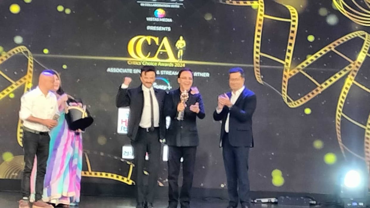 Film Critics Guild of Anupama Chopra gives Vidhu Vinod Chopra Best Film 12th fail Critics Choice Award 2024