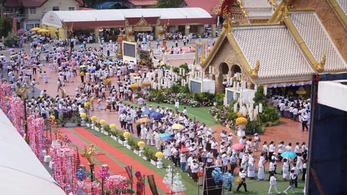 Thailand Over two lakh devotees pay respects Buddha relics exposition last day Ubon Ratchathani