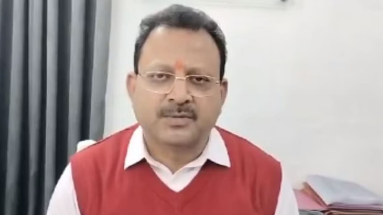 DM seizes Pradhan power for work was not done even after payment