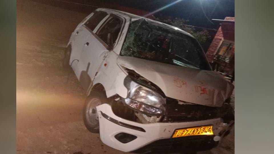 Seven people including children injured when car overturns on highway in Mainpuri