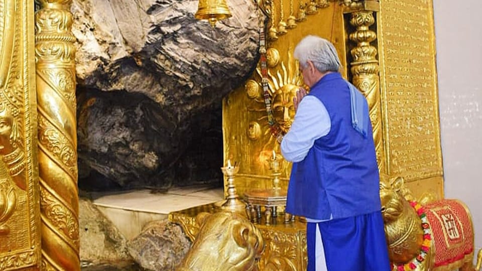 lg manoj sinha Paid obeisance at Shri Mata Vaishno Devi Shrine katra