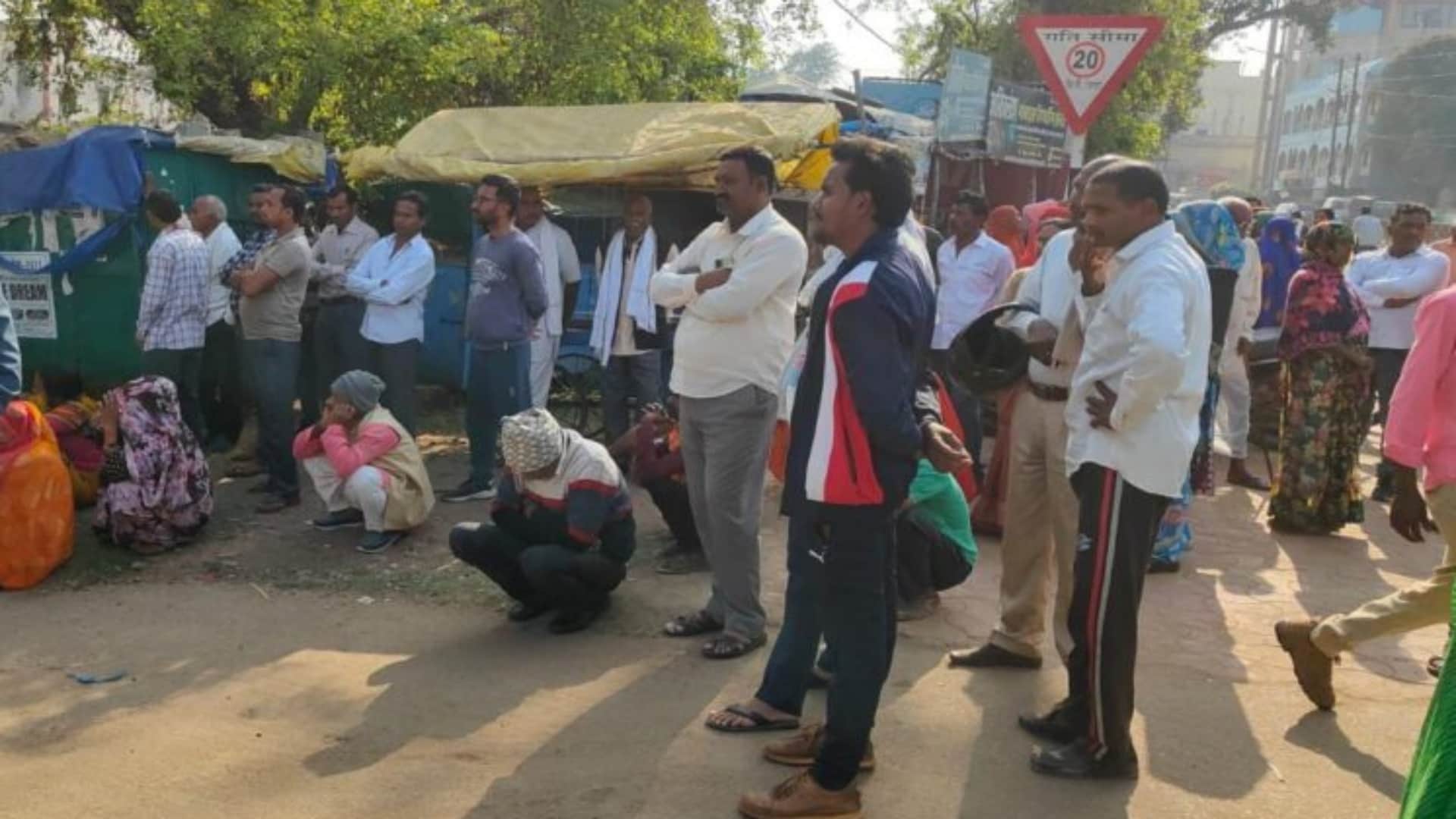 मृतक के परिजन