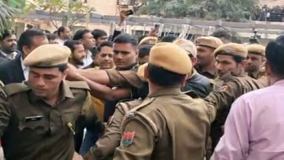 14 ट्रेनी एसआई कोर्ट में पेश