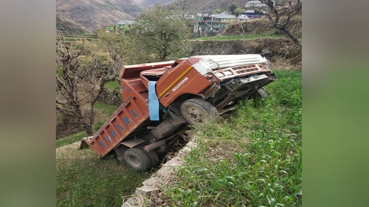 Tipper accident in Kunghan village, driver dies