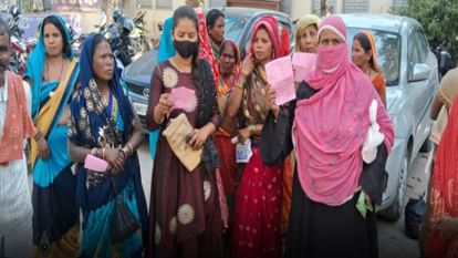 The Gopalganj Central Co-operative Bank defrauded 250 farmers.