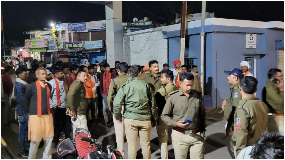 Attack on members of Bhagwati Manav Kalyan Sangathan in Damoh