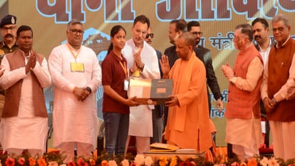 Chief Minister Yogi Adityanath gifted 64 projects worth Rs 328 crore to bareilly