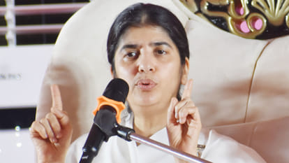 Gorakhpur : motivational speaker BK Shivani told the password of infinite peace and happiness