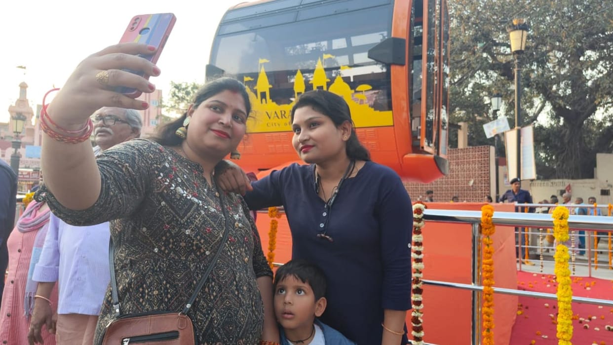 Dashashwamedh Plaza Gondola become Selfie Point in varanasi