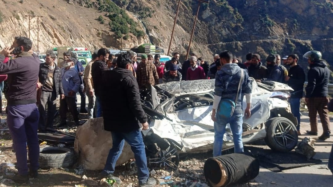 jammu kashmir kishtwar accident: Couple and two Son Killed as Vehicle Falls into Gorge