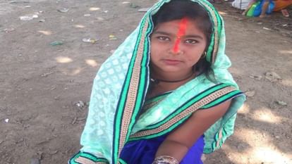 Bihar News: दहेज के लिए विवाहिता की गला दबाकर हत्या, ससुरालजन घर छोड़कर हुआ फरार Married woman strangled to death for dowry