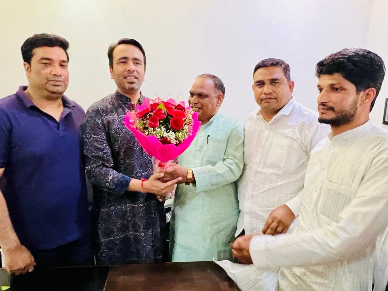 SP leader kunwar mohammad ali has left samajwadi party and joined in RLD in delhi