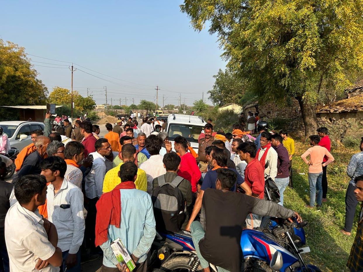 Mirzapur Prayagraj Highway accident many people died in collision Scorpio bike