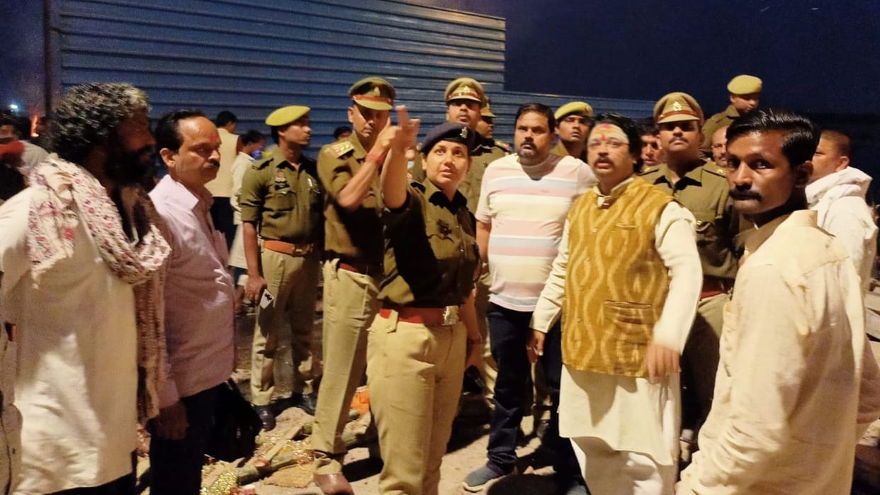 strong security world famous Holi of Masane ACP Dashashwamedh held meeting in varanasi