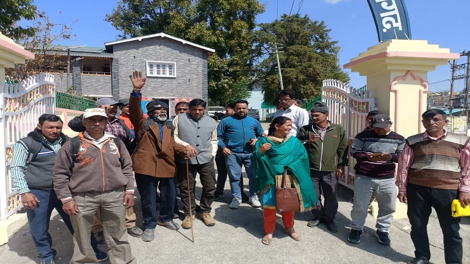 Villagers warn of boycotting elections due to lack of road in pithoragarh