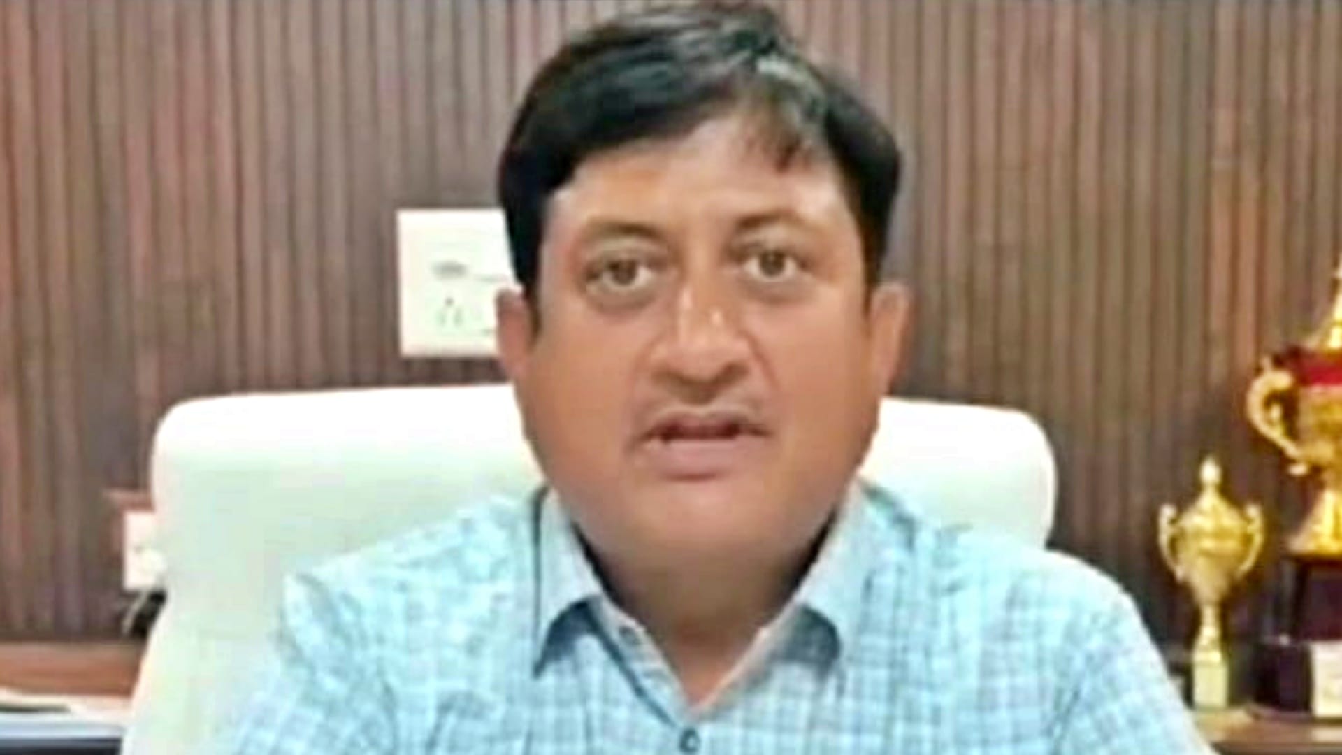 कलेक्टर राजेंद्र शेखावत