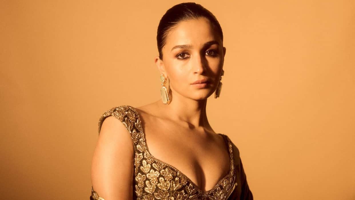 Alia Bhatt Birthday Director Vasan Bala wishes Jigra Actress in special way shared new picture from the movie