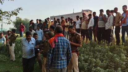 Bihar News: नग्न हालत में मिला अधेड़ का शव, पास ही पड़ी थी जहर की शीशी; लुधियाना से घर लौट रहा था शख्स Bihar: Naked body of a middle-aged man returning home from Ludhiana found, a bottle of sulfas was lying nearby